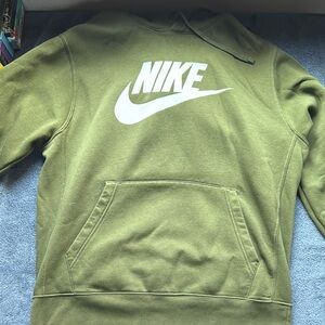 Pre Owned Nike Green Sweater with Iconic Swoosh Logo